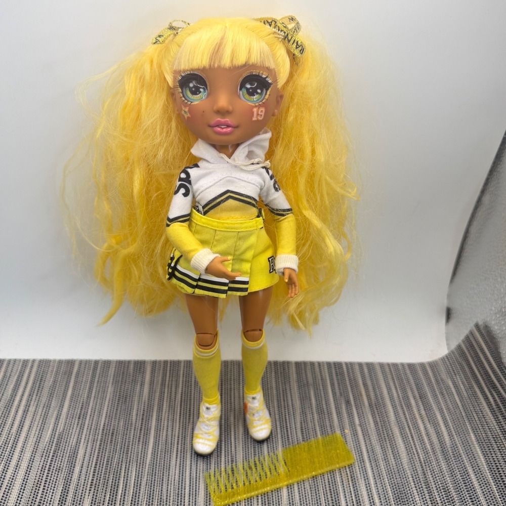 Rainbow High Cheer Sunny Madison Yellow Fashion Doll Cheerleader Accessories